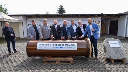 Začíná stavba vodovodu a kanalizace v Malesicích