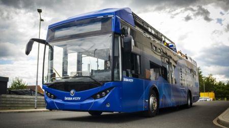 Vodíkový autobus z Plzně jde do testovacího provozu